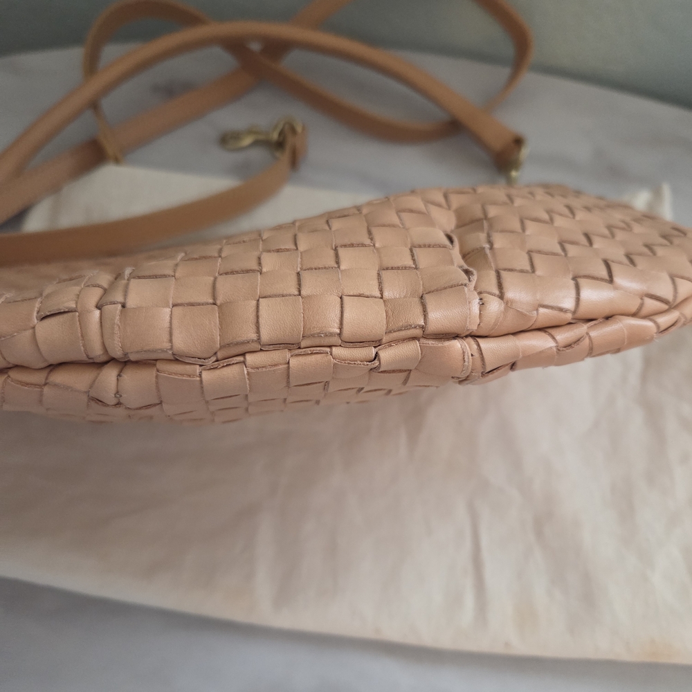 Clare V Petit Moyen Woven Crossbody Bag In Bisque - Picture 5 of 12